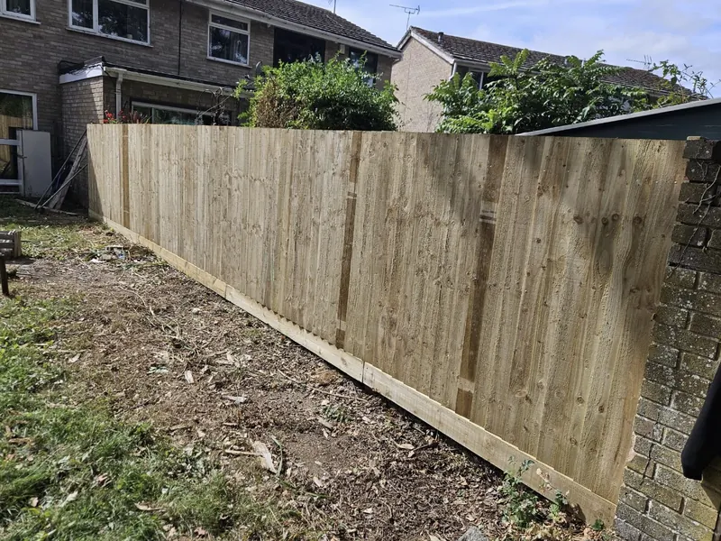 New closeboard fence along a rear garden boundary